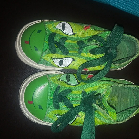 Shoes - Picture 3 of 3